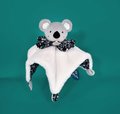 Plyšová koala na maznanie Doudou Boule 3v1 Doudou et Compagnie sivá 25 cm od 0 mes