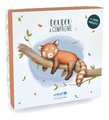 Plyšová panda na bábkové divadlo Red Panda Hand Puppet Unicef Collection Doudou et Compagnie v darčekovom balení červená 25 cm od 0 mes