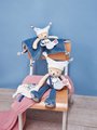 Plyšový medvedík s handričkou Plush Bear Blue Doudou et Compagnie s QR kódom na rozprávky modrý 35 cm od 0 mes