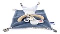 Plyšový medvedík na maznanie Bear Blue Flat Comforter Doudou et Compagnie s QR kódom na rozprávky modrý 25 cm od 0 mes