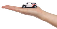 Mașinuță Mini Premium Majorette din metal, 6 tipuri diferite, cu suspensie; lungime 7,5 cm; 1:64
