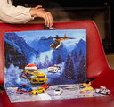 Calendar Advent cu mașinuțe Advent Calendar Mountain Rescue Majorette 8 modele și 16 accesorii