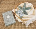 Plyšový zajačik na maznanie Bunny Comforter Sage Green Doudou et Compagnie v darčekovom balení zelený 18 cm od 0 mes