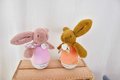 Plyšový zajačik Musical Night Light Pink Doudou et Compagnie s hudbou bielym šumom a svetlom ružový 16 cm od 0 mes