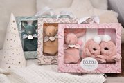 Darčeková sada pre bábätko Slipper Gift Set Beige Lapin Doudou et Compagnie papučky a zajačik na maznanie béžová 15 cm v darčekovom balení od 0 mes