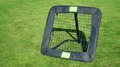 Odrazová sieť futbalová Kickback rebounder Exit Toys stredná polohovateľná oceľový rám 84*84 cm