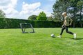 Odrazová sieť futbalová Kickback rebounder Exit Toys veľká polohovateľná oceľový rám 124*124 cm