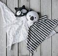 Maznáčik pre najmenších Koala Bamboo toTs-smarTrike Black&White z bambusu a bavlny