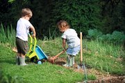 Fúrik so záhradným náradím Deluxe Garden&Seasons Écoiffier s krhličkou od 18 mes