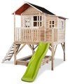 Domček cédrový na pilieroch Loft 550 Natural Exit Toys veľký s vodeodolnou strechou pieskoviskom a 1,75 m šmykľavkou prírodný
