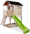 Domček cédrový na pilieroch Loft 700 Natural Exit Toys s vodeodolnou strechou pieskoviskom a 2,28 m šmykľavkou prírodný