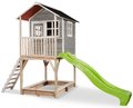 Domček cédrový na pilieroch Loft 700 Grey Exit Toys s vodeodolnou strechou pieskoviskom a 2,28 m šmykľavkou sivý