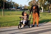 Trojkolka skladacia a sklápateľná smarTfold 6v1 Black smarTrike 300 Plus Touchsteering kompaktná s EVA kolesami od 10 mes