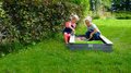 Pieskovisko cédrové s krytom Aksent wooden sandpit Exit Toys objem 45 kg s 2 nádobami s objemom 16 litrov/32 kg