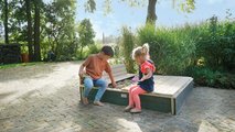 Pieskovisko s lavicami Aksent Wooden Sandpit Exit Toys cyprusové s krytom objem 440 kg 136*132 cm od 3 rokov