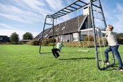 Multifunkčné fitness centrum GetSet Monkeybar MB310 Black Exit Toys rozšíriteľné s gymnastickými kruhmi hojdačkou hrazdou a sieťou na šplhanie ET54301