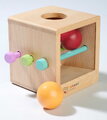 Drevený box s okienkom Montessori Box with Balls Eichhorn s 3 paličkami a 2 loptičkami pre rozvoj jemnej motoriky od 12 mes