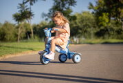 Trojkolka s vodiacou tyčou Breeze S Ocean Blue TouchSteering smarTrike s voľnobehom s košíkom na fľašku od 15 mes
