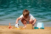 Vedro set s krhlou Hrad Sand Castle Beach Écoiffier 16 cm s lopatkou a formičkami od 18 mes