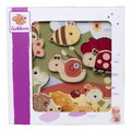 Drevené puzzle s textilnou štruktúrou Zvieratká Feel Puzzle with Fabric Eichhorn 7 vkladacích kociek so zvieratkami od 12 mes