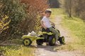 Traktor na šľapanie a príves Farmer XL GreenTractor+Trailer Smoby zelený s polohovateľným sedadlom a so zvukom 142 cm