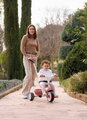 Tricicletă cu sistem de ghidare Be Move Pink Tricycle Smoby cu bară de ghidaj reglabilă de 95 cm și roți silențioase EVA culoare roz pentru copii de l