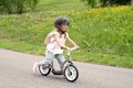 Balančné odrážadlo Balance Bike Comfort Smoby s ultraľahkou 2,7 kg kovovou konštrukciou a tichým chodom gumených kolies od 24 mes