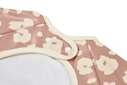 Podbradník 2v1 Bib with Removable Sleeves Savannah Bloom Beaba s odnímateľnými rukávmi vodeodolný hnedý od 4 mes BE913597