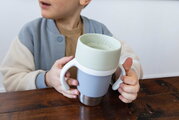 Hrnček pre deti Stainless Steel Learning Cup Click & Drink Pebble Beaba na samostatné pitie z nehrdzavejúcej ocele modro-zelený od 12 mes