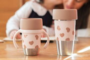 Súprava hrnčekov pre matku a dieťa Mini & Me 2 Stainless Steel Cups Click & Drink BigLove Beaba z nehrdzavejúcej ocele hnedé 2 kusy od 12 mes