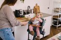 Jedálenská stolička z dreva Up & Down High Chair Beaba polohovatelná do 6 výšok sivá od 6-36 mes