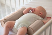 Hniezdo na spanie pre bábätká Bébécal™ Fleur de Coton® Oat Beaba do postele hnedé od 0-3 mes
