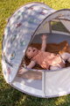 Plážový stan pre deti Breezynest Anti UV Tent Clay Earth Beaba s 360° ventiláciou a ochranou proti piesku a hmyzu béžový od 0-24 mes