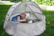 Plážový stan pre deti Breezynest Anti UV Tent Clay Earth Beaba s 360° ventiláciou a ochranou proti piesku a hmyzu béžový od 0-24 mes