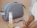 Kozmetická taštička Toiletry Pouch Beaba Heather Grey so zipsom sivá