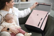 Prebaľovací batoh Oslo Changing Bag Vintage Rose Beaba vodeodolný s prebaľovacou podložkou a popruhmi ku kočíku ružový BE940319
