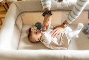 Prenosná postieľka pre bábätko 3in1 Travel Cot Easy Sleep Clay Gazelle Beaba skladacia hnedá od 0-24 mes