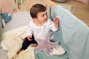 Plyšová hviezdica s levanduľovým vankúšikom Feel Good Plush Starfish Petit Calme Kaloo na zahrievanie alebo chladenie sivá 22 cm z jemného materiálu v