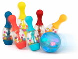 Bowlingová sada B-Toys so svietiacou guľou v praktickom stojane od 24 mes BTBX1640Z