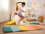 Prekážková dráha so stupienkami Balance & Build B-Toys na rozvoj rovnováhy, koordinácie a motoriky 13 prekážok BTBX2324Z