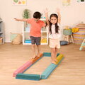 Prekážková dráha Balance & Hop B-Toys na rozvoj rovnováhy, koordinácie a motoriky 10 prekážok BTBX2533Z