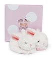 Papučky pre bábätko s hrkálkou Zajačik Lapin Bonbon Doudou et Compagnie ružové v darčekovom balení od 0-6 mes