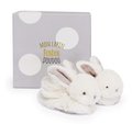 Papučky pre bábätko s hrkálkou Zajačik Lapin Bonbon Doudou et Compagnie biele v darčekovom balení od 0-6 mes