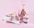 Plüss őzike dédelgetéshez Deer Boh'aime Doudou Petal Doudou et Compagnie rózsaszín 27 cm ajándékcsomagolásban 0 hó-tól