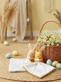 Plüss nyuszi dédelgetéshez kendővel Bunny with a Comforter Ochre Doudou et Compagnie ajándékcsomagolásban sárga 10 cm 0 hó-tól
