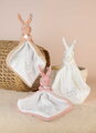 Plüss nyuszi dédelgetéshez kendővel Bunny with a Comforter White Doudou et Compagnie ajándékcsomagolásban fehér 10 cm 0 hó-tól