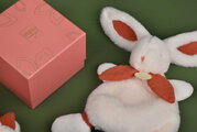 Plyšový zajačik na maznanie Bunny Bonbon Terracotta Doudou et Compagnie oranžový 25 cm od 0 mes DC4667