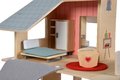 Drevený domček pre bábiky Doll´s House with Furnitures Eichhorn poschodový so 4 izbami 3 figúrkami a nábytkom výška 44 cm