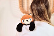 Plyšová panda červená na objímanie The Glue Pots Red Panda Magnetic Histoire d’ Ours magnetická oranžová 30 cm od 24 mes