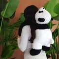 Plyšová panda na objímanie Panda Weighted Plush Toy The Glue Pots Histoire d’ Ours čierno-biela 75 cm od 24 mes HO3434